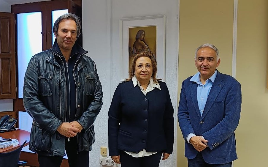 LA GRAN GRANADA (LGG) SE REUNE CON LA CONCEJAL DE ECONOMÍA, HACIENDA Y CONTRATACIÓN DEL AYUNTAMIENTO DE GRANADA, QUE MUESTRA SU APOYO AL PROYECTO DE FUSIÓN MUNICIPIAL.
