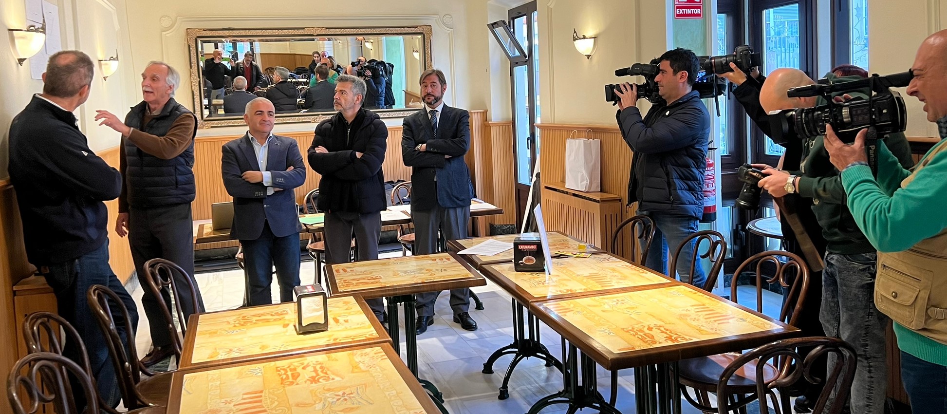 Presentación de la Plataforma para la fusión del Area Metropolitana de Granada en LA GRAN GRANADA